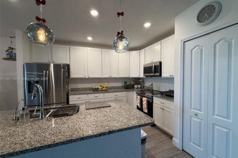 House in Port St. Lucie, Florida 4 bedrooms, 226.5 sq.m. № 1809481 - photo 21