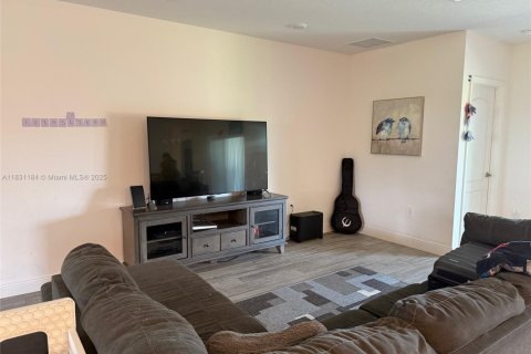House in Port St. Lucie, Florida 4 bedrooms, 226.5 sq.m. № 1809481 - photo 5