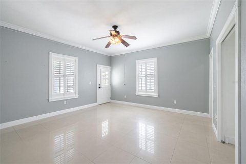 House in Tampa, Florida 4 bedrooms, 172.05 sq.m. № 1836968 - photo 11