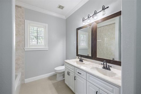 House in Tampa, Florida 4 bedrooms, 172.05 sq.m. № 1836968 - photo 9