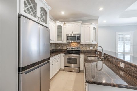 House in Tampa, Florida 4 bedrooms, 172.05 sq.m. № 1836968 - photo 4