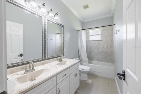 House in Tampa, Florida 4 bedrooms, 172.05 sq.m. № 1836968 - photo 13