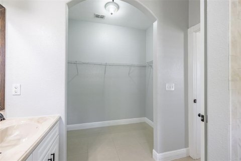 House in Tampa, Florida 4 bedrooms, 172.05 sq.m. № 1836968 - photo 10