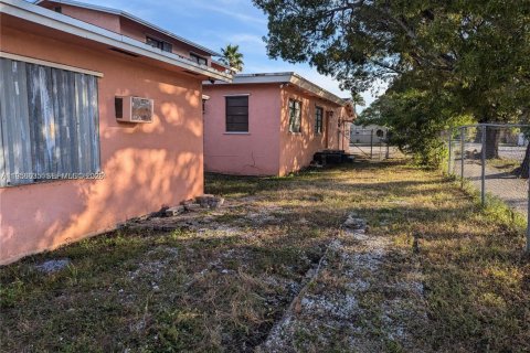 Villa ou maison à vendre à Hollywood, Floride: 6 chambres, 295.15 m2 № 2153490 - photo 3