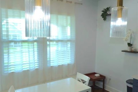 House in Tampa, Florida 4 bedrooms, 199.18 sq.m. № 1844985 - photo 9