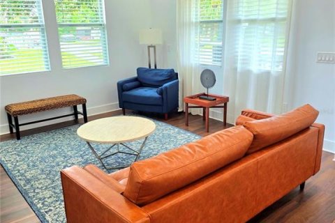 House in Tampa, Florida 4 bedrooms, 199.18 sq.m. № 1844985 - photo 4
