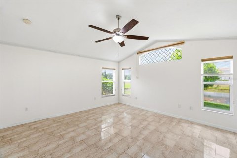 Villa ou maison à vendre à Bradenton, Floride: 4 chambres, 188.96 m2 № 2227752 - photo 28