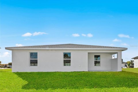 Купить виллу или дом в Порт-Шарлотт, Флорида 3 комнаты, 147.99м2, № 2107836 - фото 16