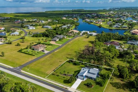 House in Punta Gorda, Florida 4 bedrooms, 202.62 sq.m. № 1869126 - photo 23