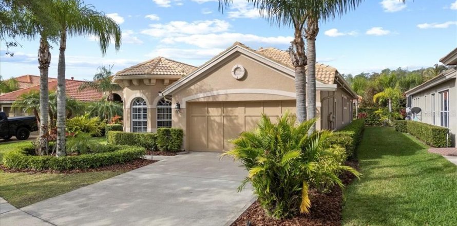 House in Tampa, Florida 3 bedrooms, 199.65 sq.m. № 1873429