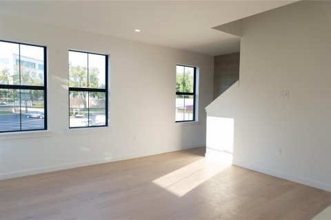 Townhouse in Tampa, Florida 3 bedrooms, 195.47 sq.m. № 1776699 - photo 6