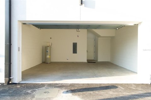 Townhouse in Tampa, Florida 3 bedrooms, 195.47 sq.m. № 1776699 - photo 15