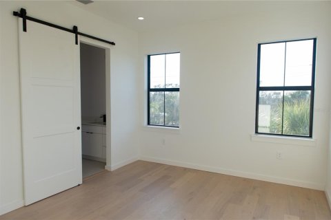 Townhouse in Tampa, Florida 3 bedrooms, 195.47 sq.m. № 1776699 - photo 11