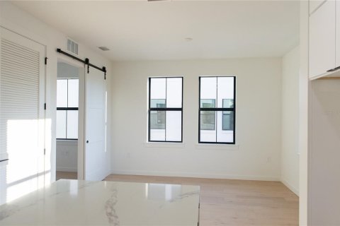 Townhouse in Tampa, Florida 3 bedrooms, 195.47 sq.m. № 1776699 - photo 7