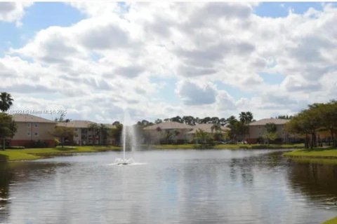 Condo in West Palm Beach, Florida, 3 bedrooms  № 1929855 - photo 14