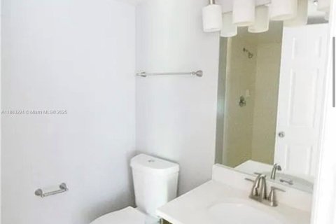 Condo in West Palm Beach, Florida, 3 bedrooms  № 1929855 - photo 6