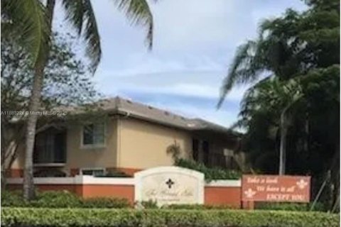 Condo in West Palm Beach, Florida, 3 bedrooms  № 1929855 - photo 13