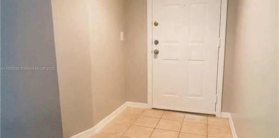 Condo in West Palm Beach, Florida, 3 bedrooms № 1929855