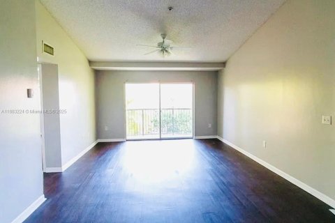Condo in West Palm Beach, Florida, 3 bedrooms  № 1929855 - photo 5
