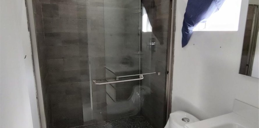 Villa ou maison à Hallandale Beach, Floride 4 chambres, 176.51 m2 № 1179874