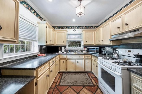 House in Miami, Florida 3 bedrooms, 150.87 sq.m. № 2080306 - photo 4
