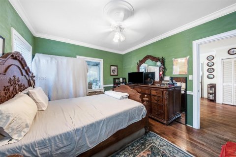 House in Miami, Florida 3 bedrooms, 150.87 sq.m. № 2080306 - photo 7