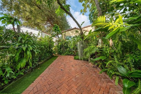 House in Miami, Florida 3 bedrooms, 150.87 sq.m. № 2080306 - photo 20