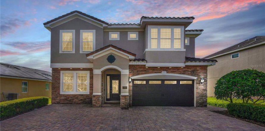 House in Kissimmee, Florida 11 bedrooms, 438.78 sq.m. № 2167346