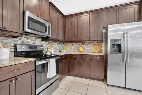 House in Kissimmee, Florida 11 bedrooms, 438.78 sq.m. № 2167346 - photo 8