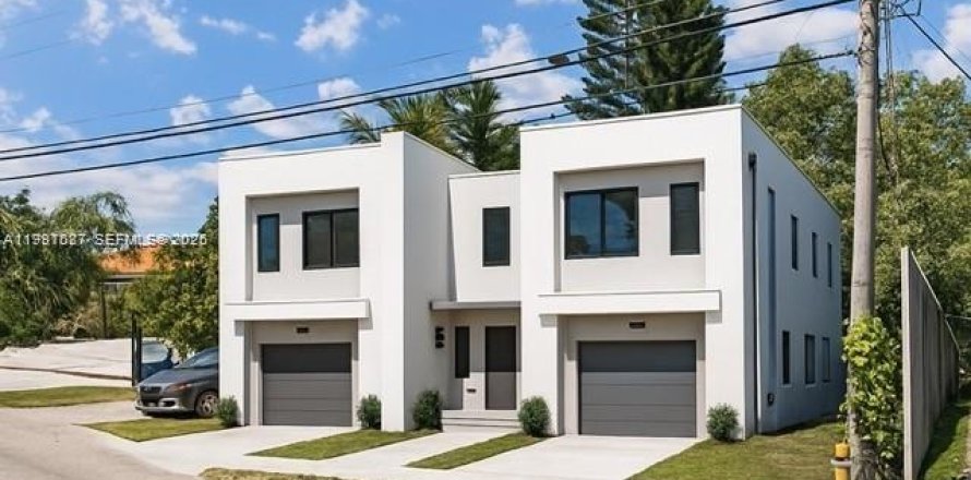 Land in Miami, Florida № 2060494