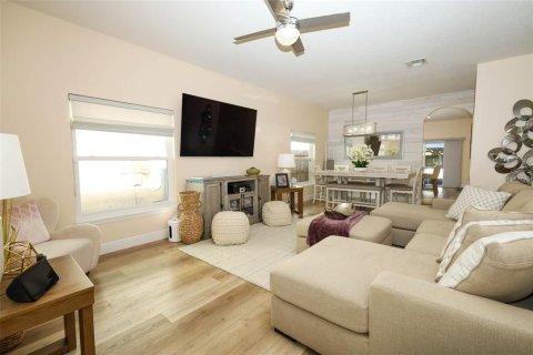 Villa ou maison à vendre à Sanford, Floride: 4 chambres, 160.26 m2 № 2409006 - photo 9