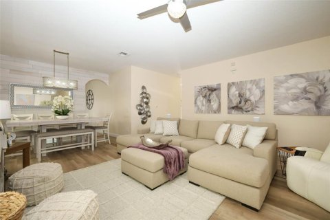Villa ou maison à vendre à Sanford, Floride: 4 chambres, 160.26 m2 № 2409006 - photo 8