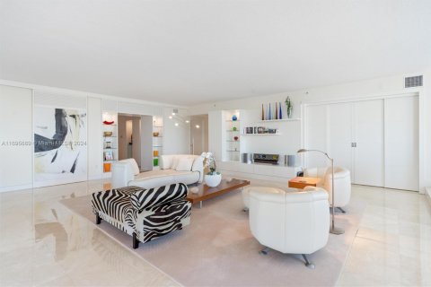 Condo in Fort Lauderdale, Florida, 3 bedrooms  № 1861367 - photo 13
