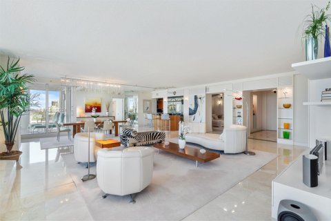 Condo in Fort Lauderdale, Florida, 3 bedrooms  № 1861367 - photo 7