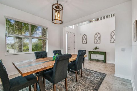 Casa en venta en Wesley Chapel, Florida, 5 dormitorios, 328.04 m2 № 1913449 - foto 12