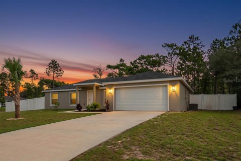 Casa en Citrus Springs, Florida 4 dormitorios, 145.95 m2 № 2384372