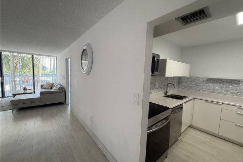 Condo in Aventura, Florida, 2 bedrooms  № 1980508 - photo 14