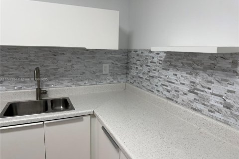 Condo in Aventura, Florida, 2 bedrooms  № 1980508 - photo 5