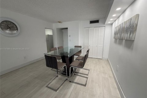 Condo in Aventura, Florida, 2 bedrooms  № 1980508 - photo 22