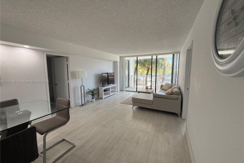 Condo in Aventura, Florida, 2 bedrooms  № 1980508 - photo 18