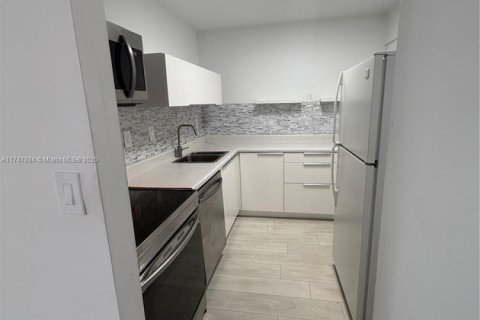 Condo in Aventura, Florida, 2 bedrooms  № 1980508 - photo 13