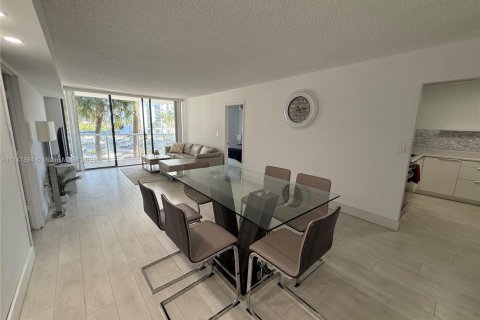 Condo in Aventura, Florida, 2 bedrooms  № 1980508 - photo 20