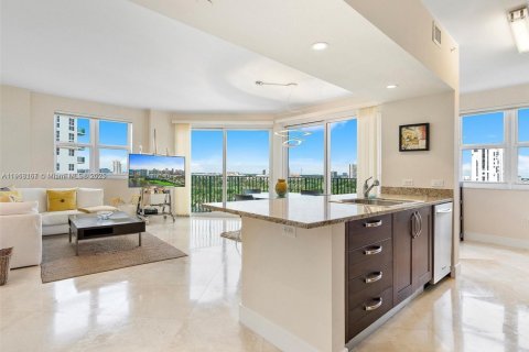 Снять в аренду кондоминиум в Авентура, Флорида 2 спальни, 121.89м2, № 1973005 - фото 7