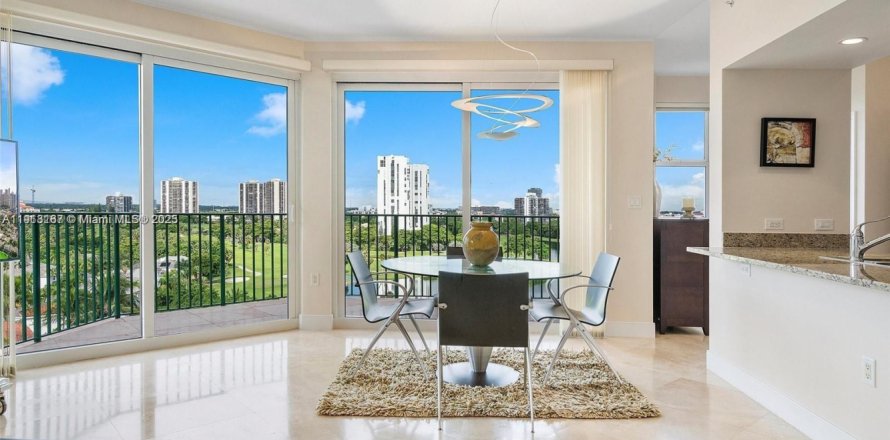 Кондоминиум с 2 спальнями в Авентура, Флорида № 1973005