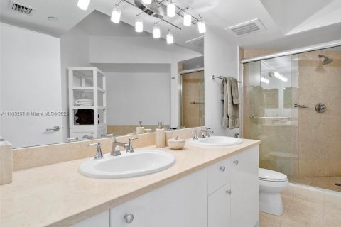 Снять в аренду кондоминиум в Авентура, Флорида 2 спальни, 121.89м2, № 1973005 - фото 20