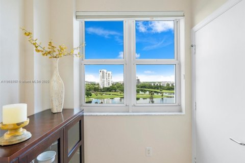 Снять в аренду кондоминиум в Авентура, Флорида 2 спальни, 121.89м2, № 1973005 - фото 10