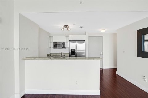 Condominio en venta en Miami, Florida, 1 dormitorio, 70.7 m2 № 2032291 - foto 18