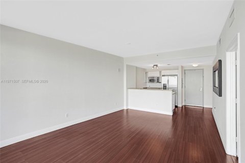 Condominio en venta en Miami, Florida, 1 dormitorio, 70.7 m2 № 2032291 - foto 24