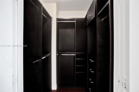 Condominio en venta en Miami, Florida, 1 dormitorio, 70.7 m2 № 2032291 - foto 7