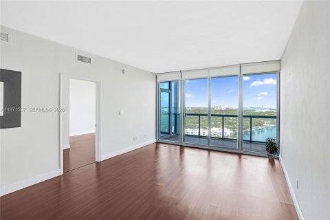Condominio en venta en Miami, Florida, 1 dormitorio, 70.7 m2 № 2032291 - foto 22